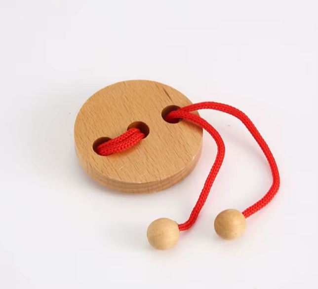 BRAIN PUZZLE Wood with rope 