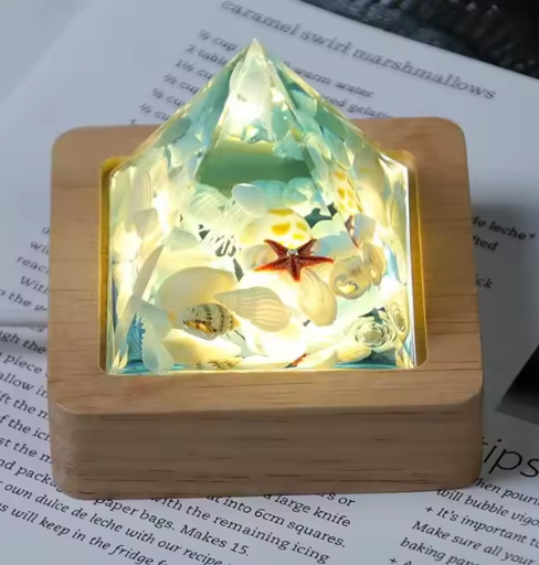 [P-4] Resin Jellyfish Pyramid +Wood Base with Light 